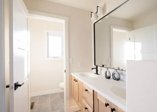 $774,000 | 118-124 East Lakeview Drive, Silver Bay, MN 55614