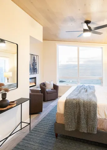 $774,000 | 118-124 East Lakeview Drive, Silver Bay, MN 55614