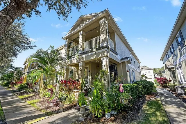 a view of a multi story building