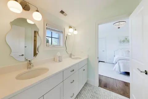$1,650,000 | 5557 South Stough Street, Hinsdale, IL 60521