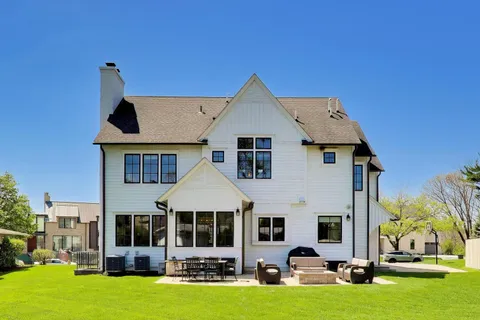 $1,650,000 | 5557 South Stough Street, Hinsdale, IL 60521