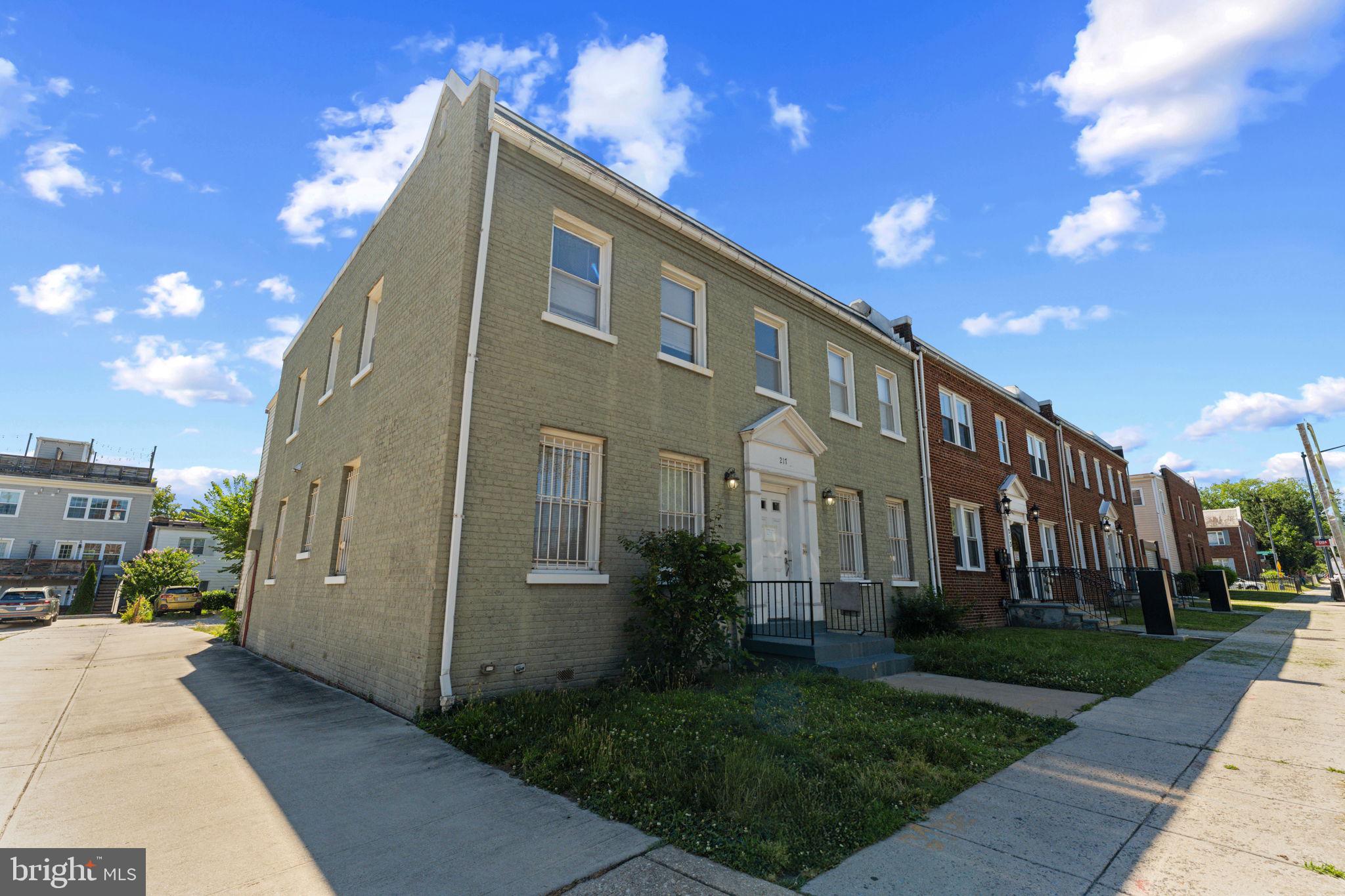 217 19th Street Northeast Washington, DC 20002 - Photo 16 of 19