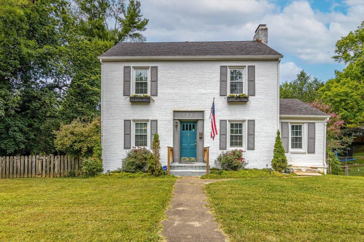 1941 Carlton Road Southwest Roanoke, VA 24015 - Photo 1 of 33 01-1-1941 Carlton Rd SW-6421-Edit