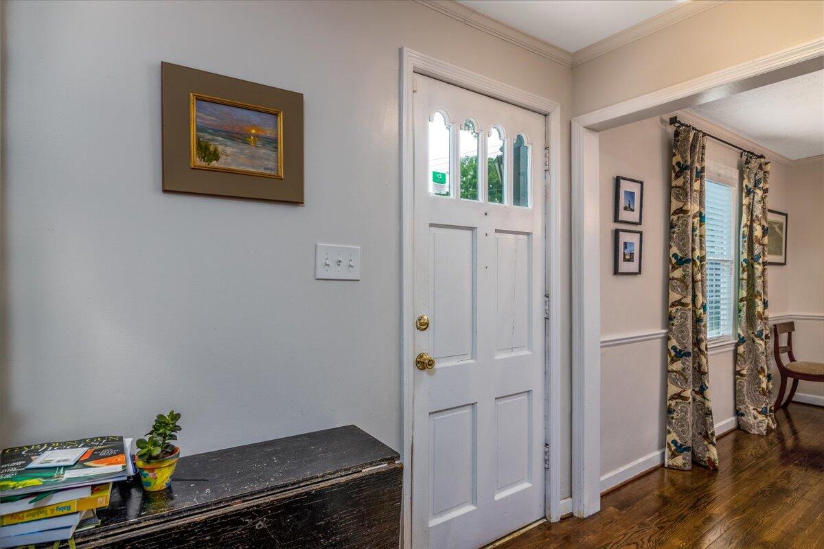 1941 Carlton Road Southwest Roanoke, VA 24015 - Photo 6 of 33 03-3-1941 Carlton Rd SW-6312-Edit
