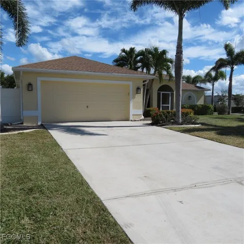 $2,450 | 4145 Southwest 9th Avenue, Cape Coral, FL 33914