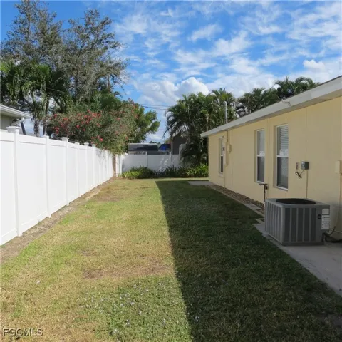 $2,450 | 4145 Southwest 9th Avenue, Cape Coral, FL 33914