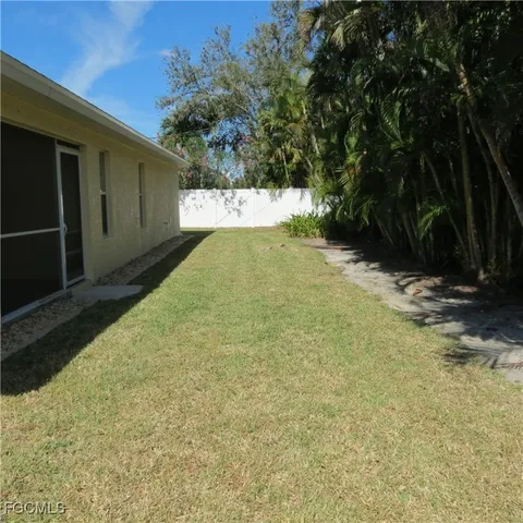 $2,450 | 4145 Southwest 9th Avenue, Cape Coral, FL 33914