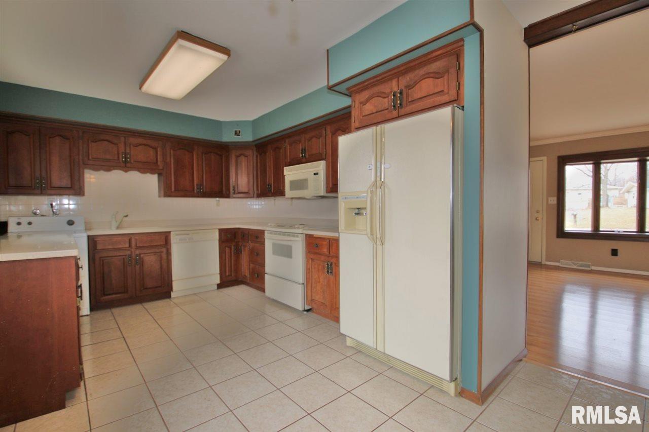 5506 North Hamilton Road Peoria, IL 61614 - Photo 6 of 22 Gallery Image 6