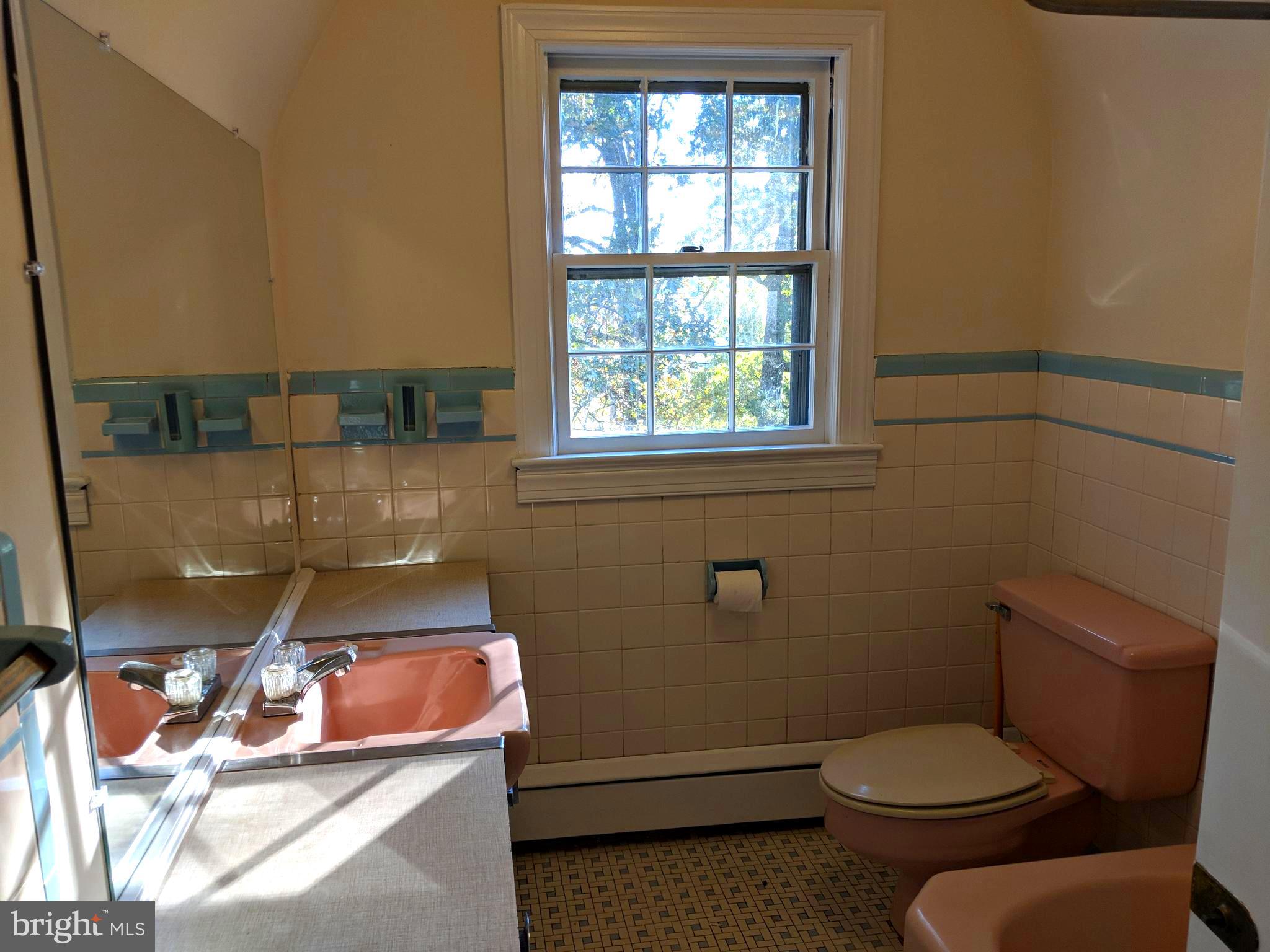 223 Butler Road Fredericksburg, VA 22405 - Photo 24 of 27 Bath