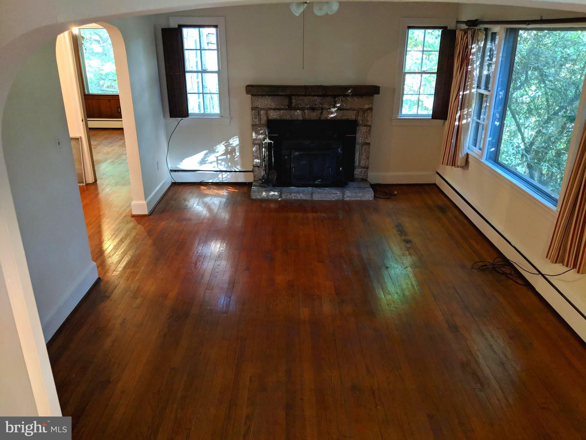 223 Butler Road Fredericksburg, VA 22405 - Photo 8 of 27 Living Room