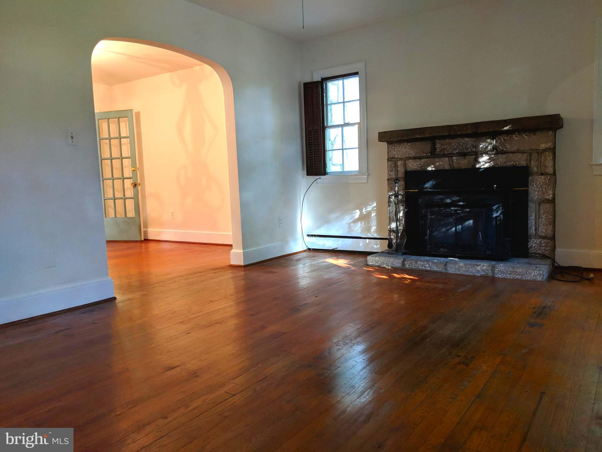 223 Butler Road Fredericksburg, VA 22405 - Photo 10 of 27 Living Room