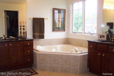 5525 Armadale Court Rochester, MI 48306 - Photo 13 of 16 Armadale Master Bath