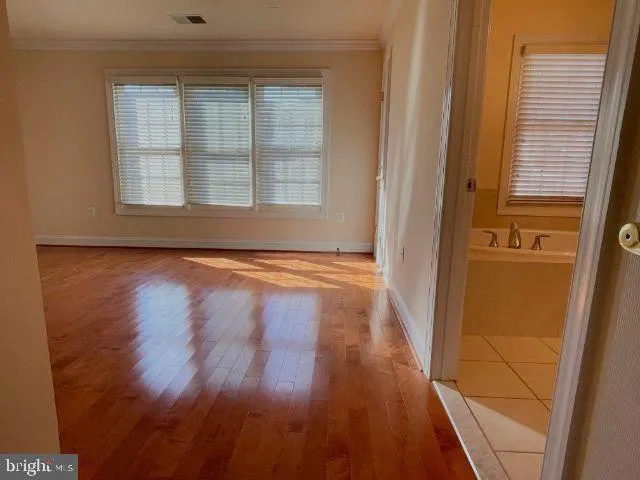 $3,800 | 12021 Montrose Park Place, Rockville, MD 20852