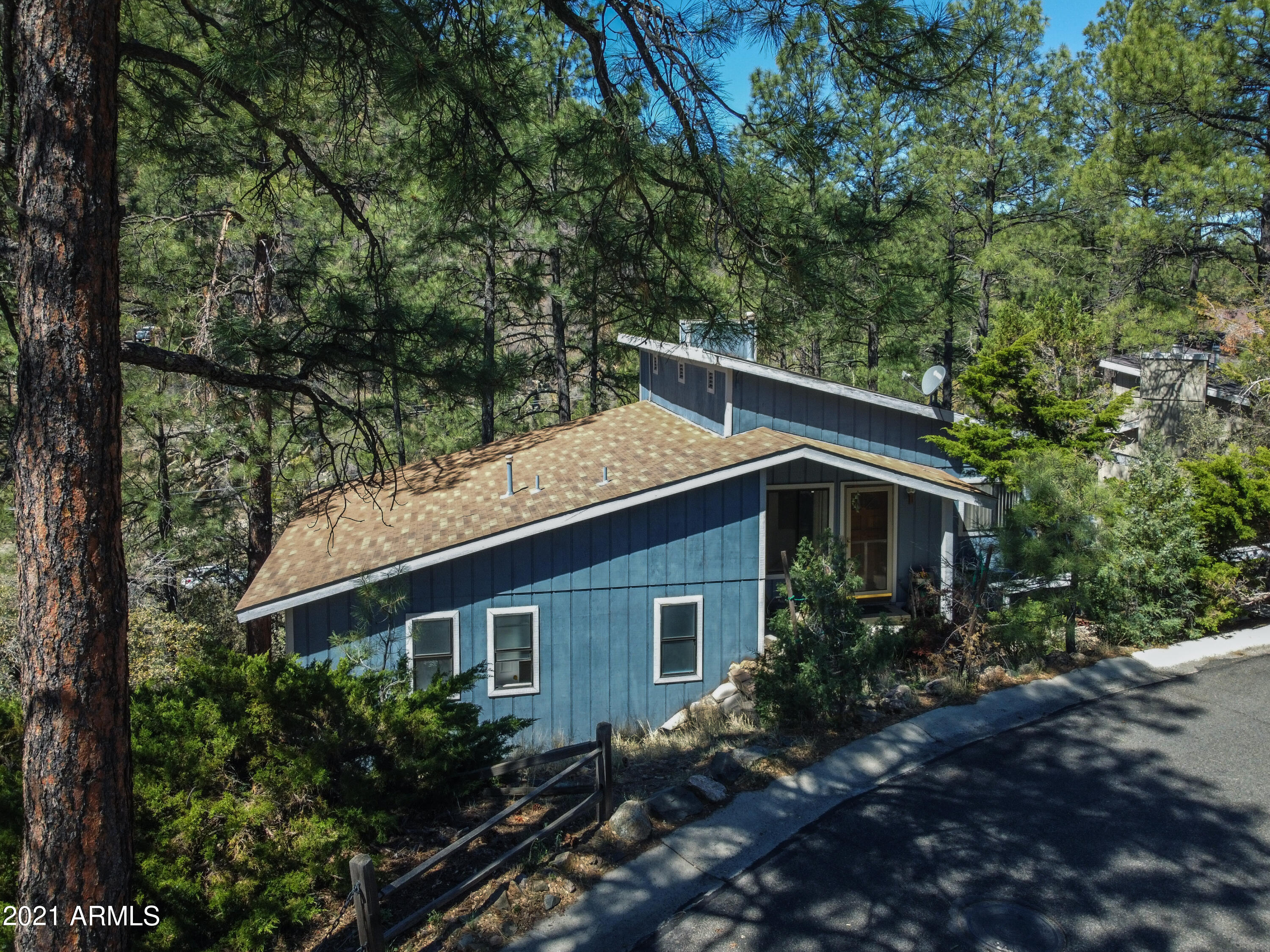 511 Turtleback Road Prescott, AZ 86303 - Photo 1 of 37 00_Front of House 01