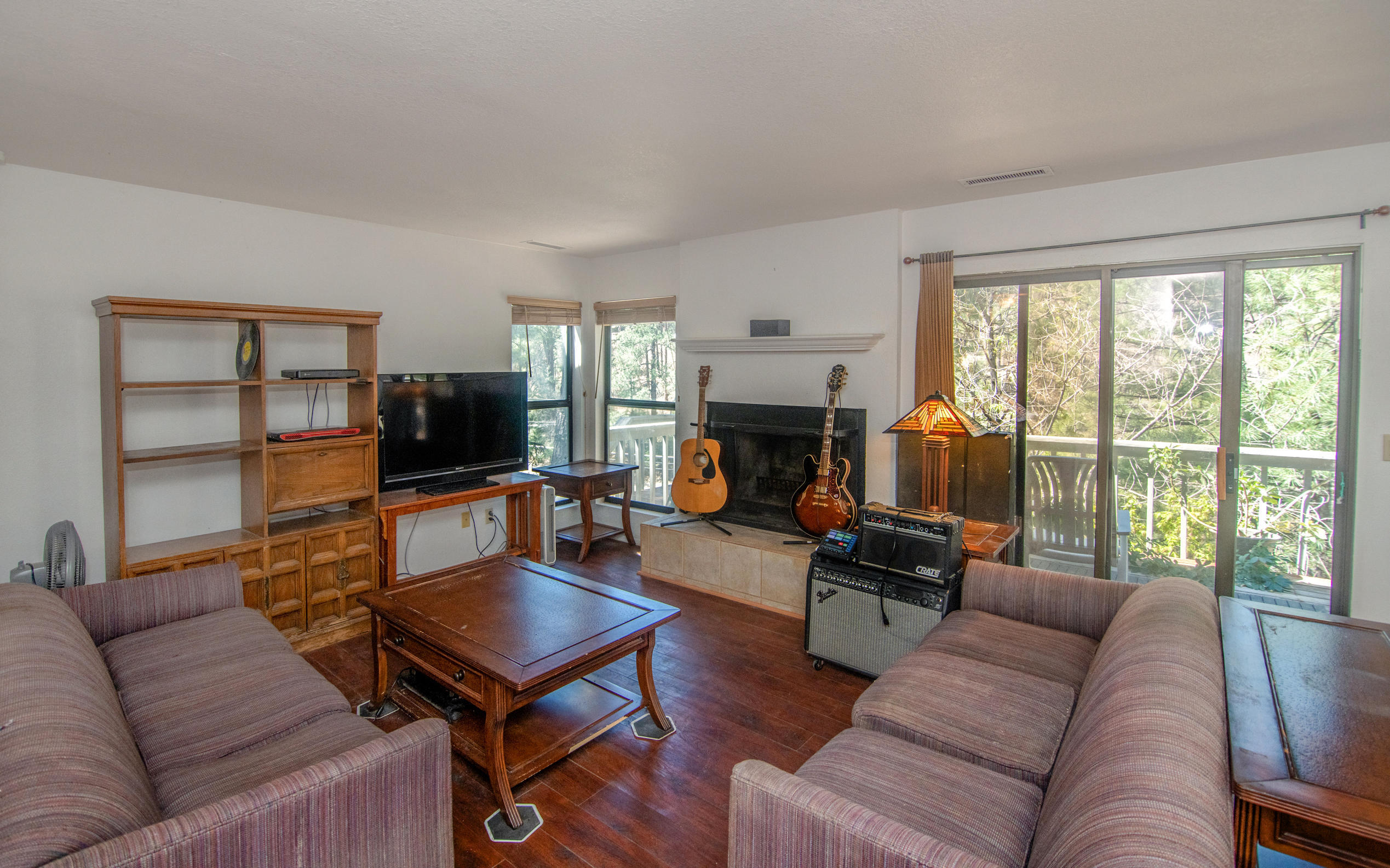 511 Turtleback Road Prescott, AZ 86303 - Photo 7 of 37 06_Living Room 04