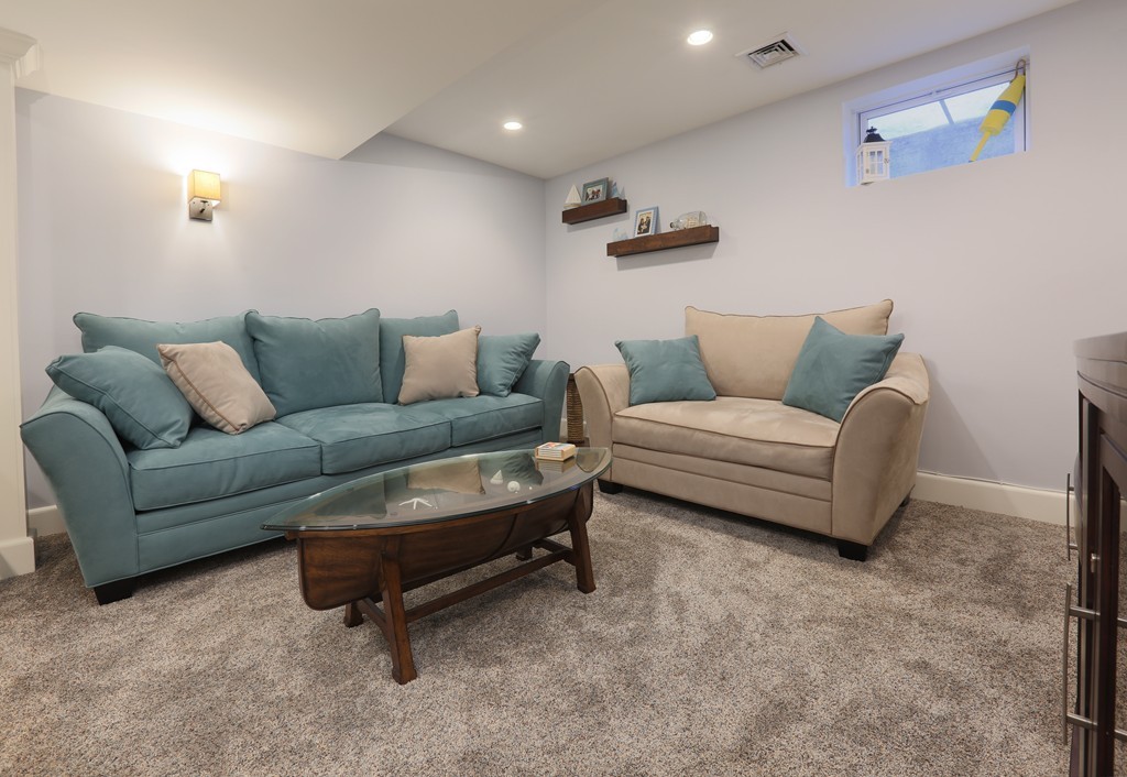 24 Shaw Road Wellesley, MA 02481 - Photo 11 of 15