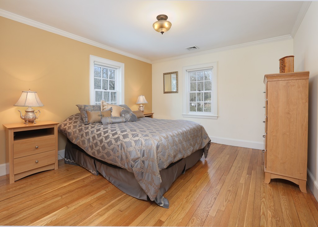 24 Shaw Road Wellesley, MA 02481 - Photo 8 of 15