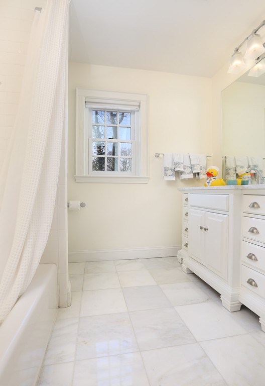 24 Shaw Road Wellesley, MA 02481 - Photo 10 of 15