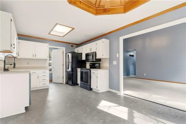 $330,000 | 1107 Huntington Lane, Greenwood, MO 64034