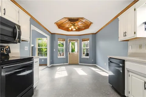 $330,000 | 1107 Huntington Lane, Greenwood, MO 64034