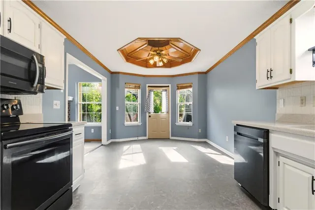 $330,000 | 1107 Huntington Lane, Greenwood, MO 64034