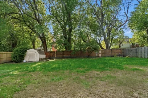 $330,000 | 1107 Huntington Lane, Greenwood, MO 64034