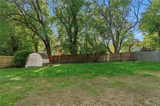 $330,000 | 1107 Huntington Lane, Greenwood, MO 64034