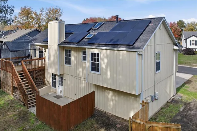 $330,000 | 1107 Huntington Lane, Greenwood, MO 64034