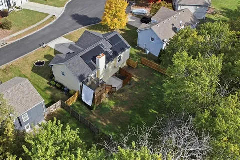 $330,000 | 1107 Huntington Lane, Greenwood, MO 64034