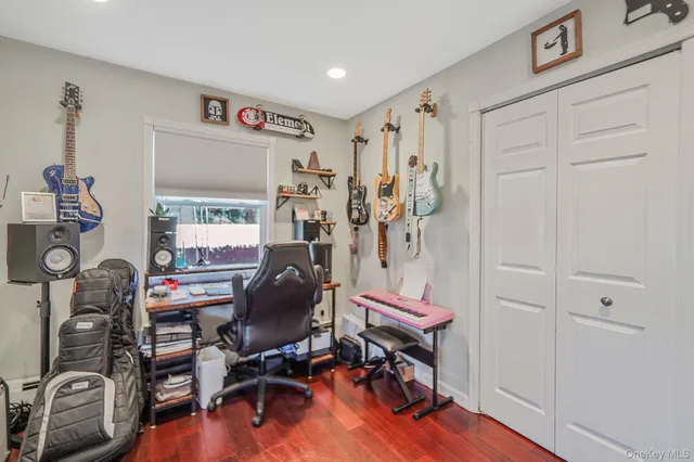 $749,999 | 10 Pickwick Court, Stony Brook, NY 11790