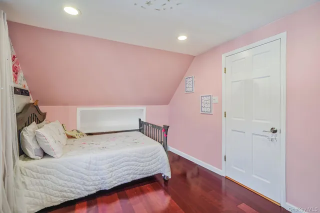 $749,999 | 10 Pickwick Court, Stony Brook, NY 11790