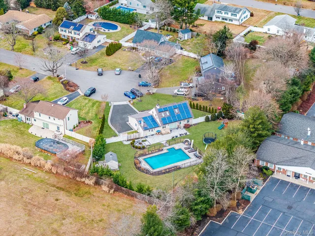 $749,999 | 10 Pickwick Court, Stony Brook, NY 11790