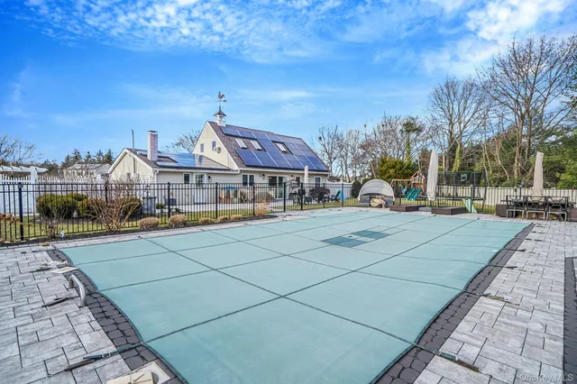 $749,999 | 10 Pickwick Court, Stony Brook, NY 11790