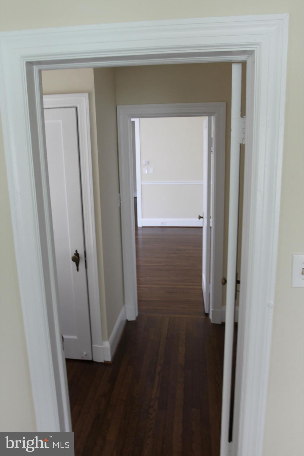 913 Kingston Road Baltimore, MD 21212 - Photo 18 of 30 First Floor Hallway