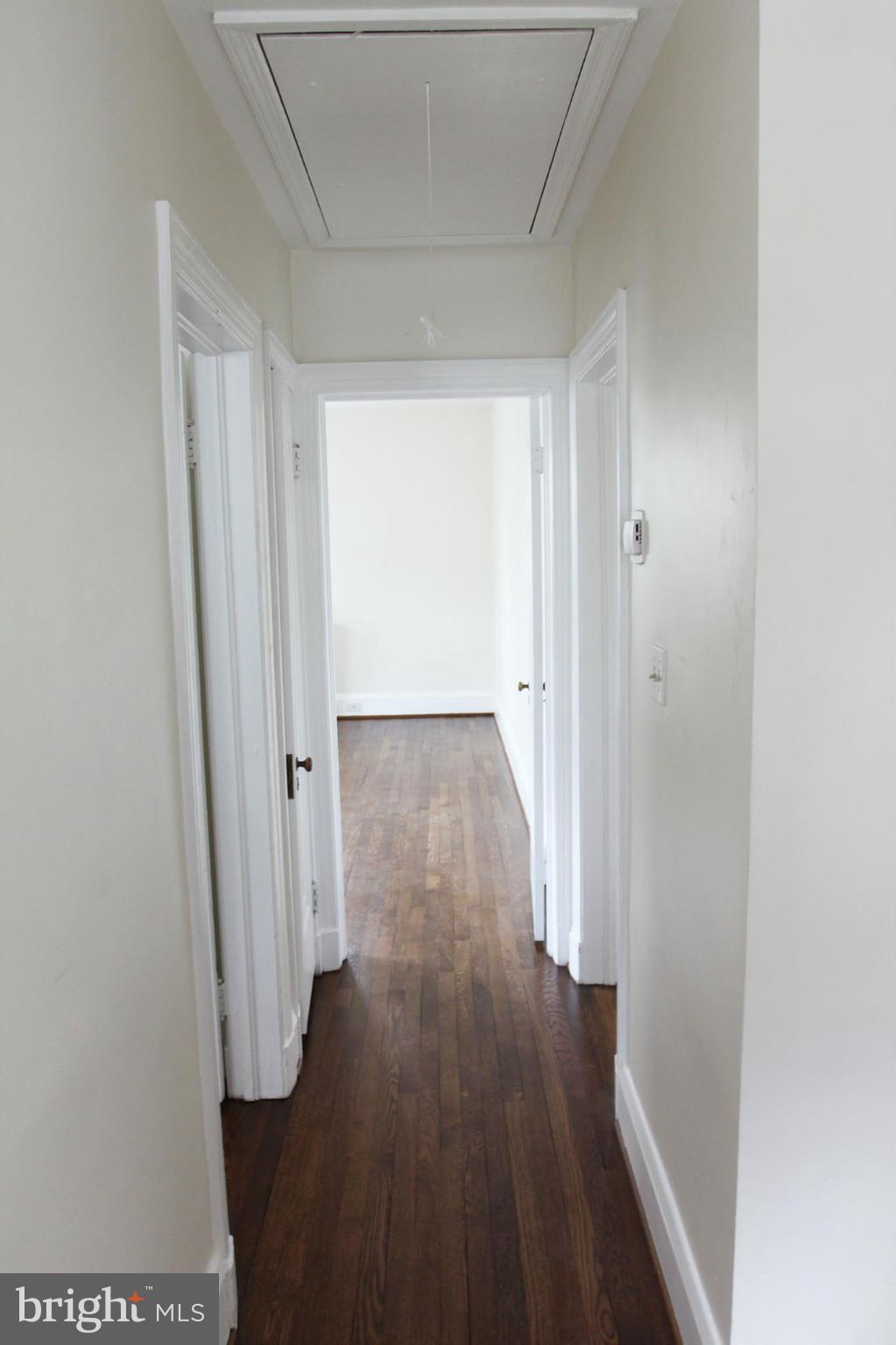 913 Kingston Road Baltimore, MD 21212 - Photo 22 of 30 Upstairs Hallway