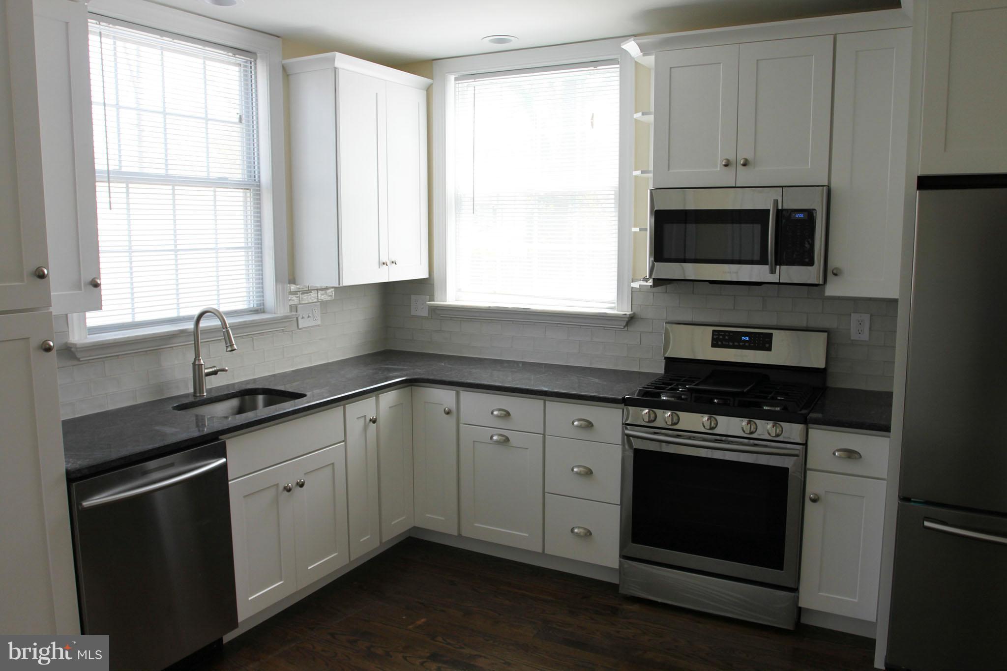 913 Kingston Road Baltimore, MD 21212 - Photo 5 of 30 Kitchen