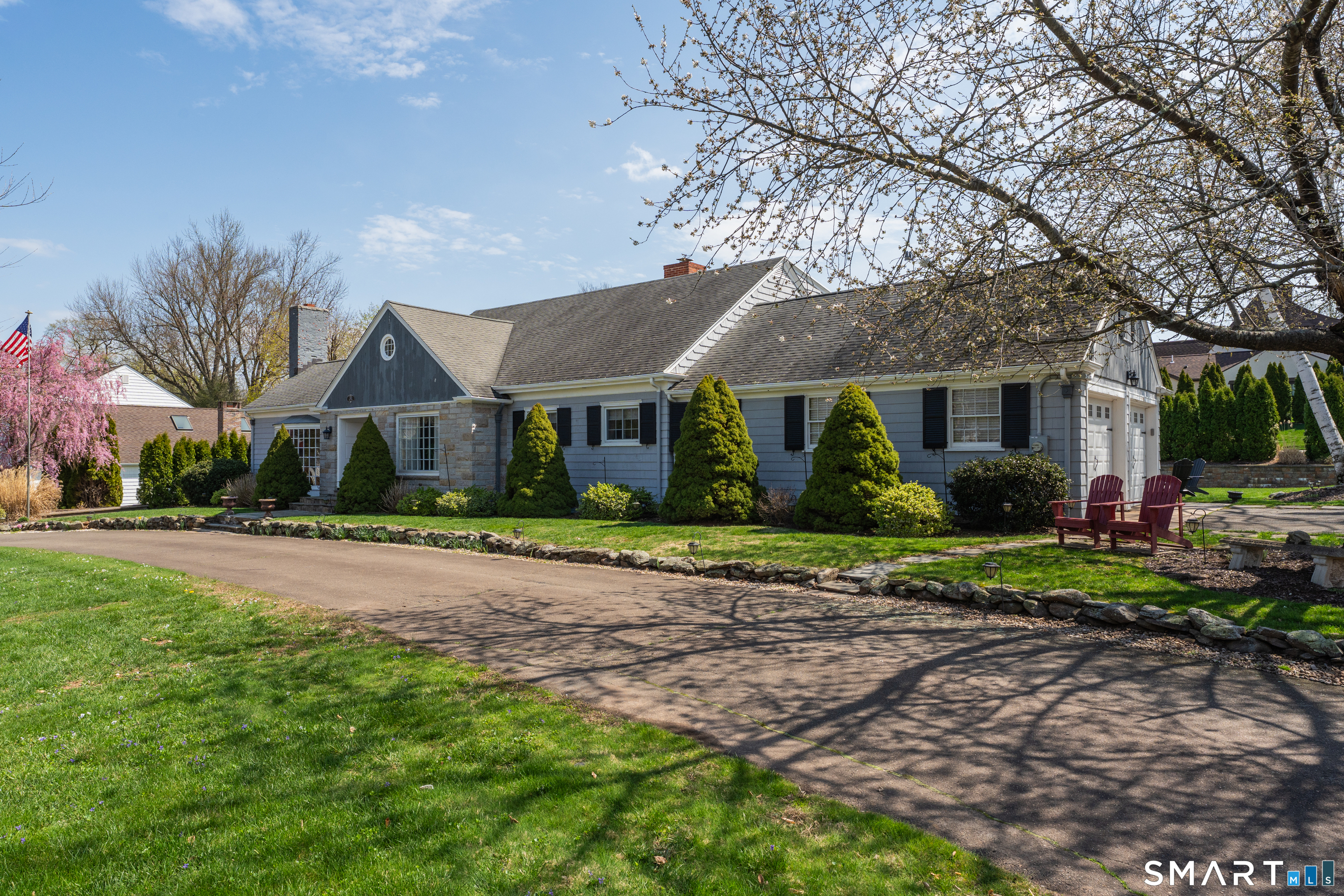 1501 Ridge Road North Haven, CT 06473 - Photo 3 of 39