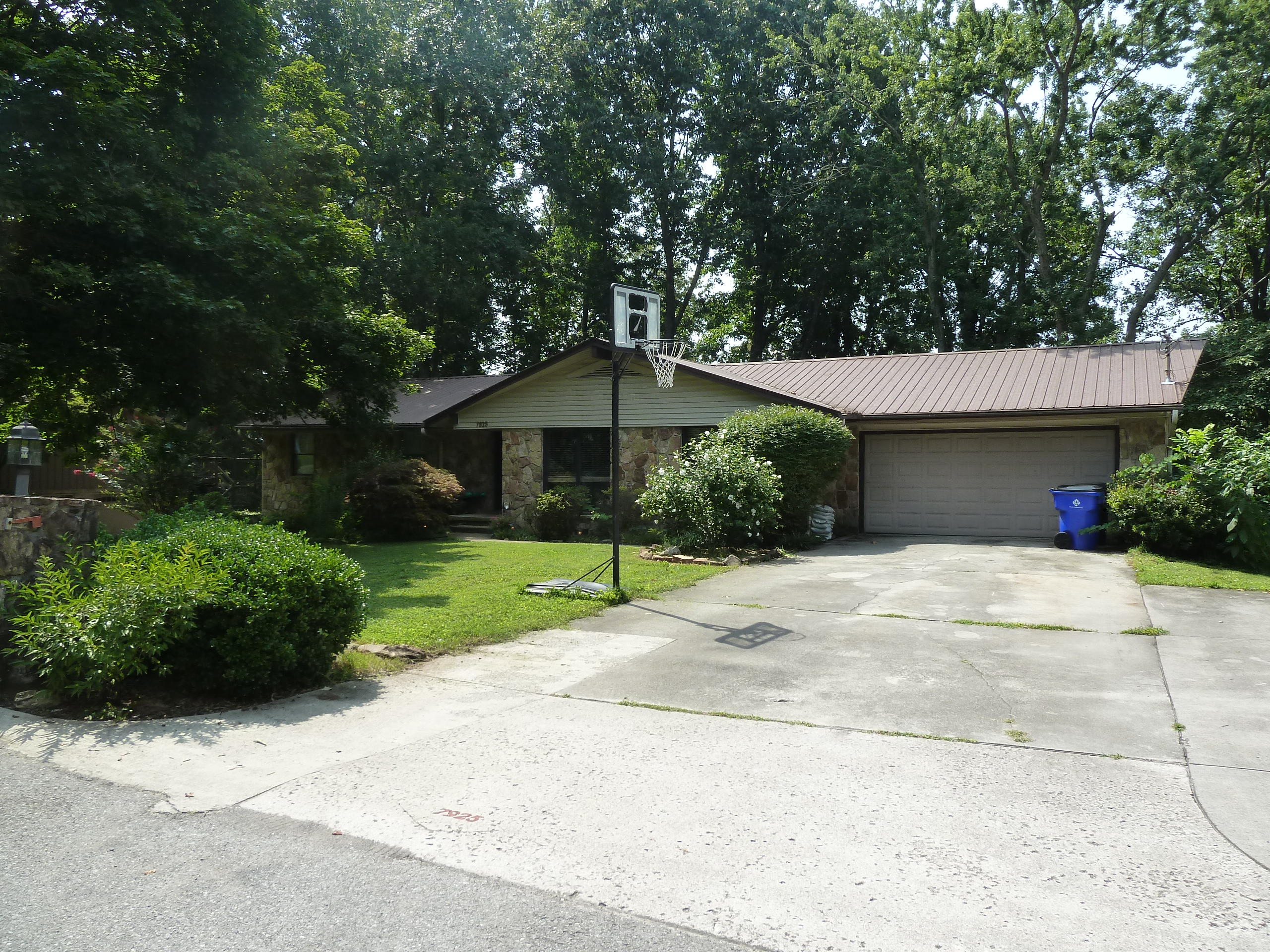 7925 Cranley Road, Unit 10 Powell, TN 37849 - Photo 1 of 9 P1220248