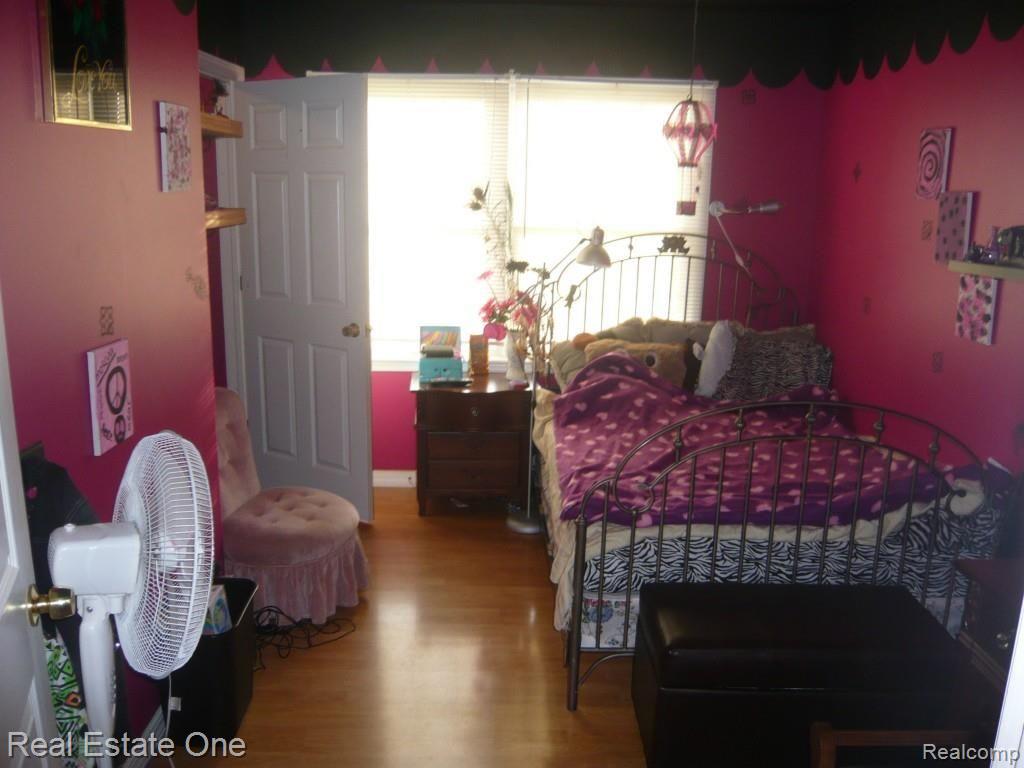 2443 Burke Road Fowlerville, MI 48836 - Photo 13 of 24 Burke Bedroom New.jpg