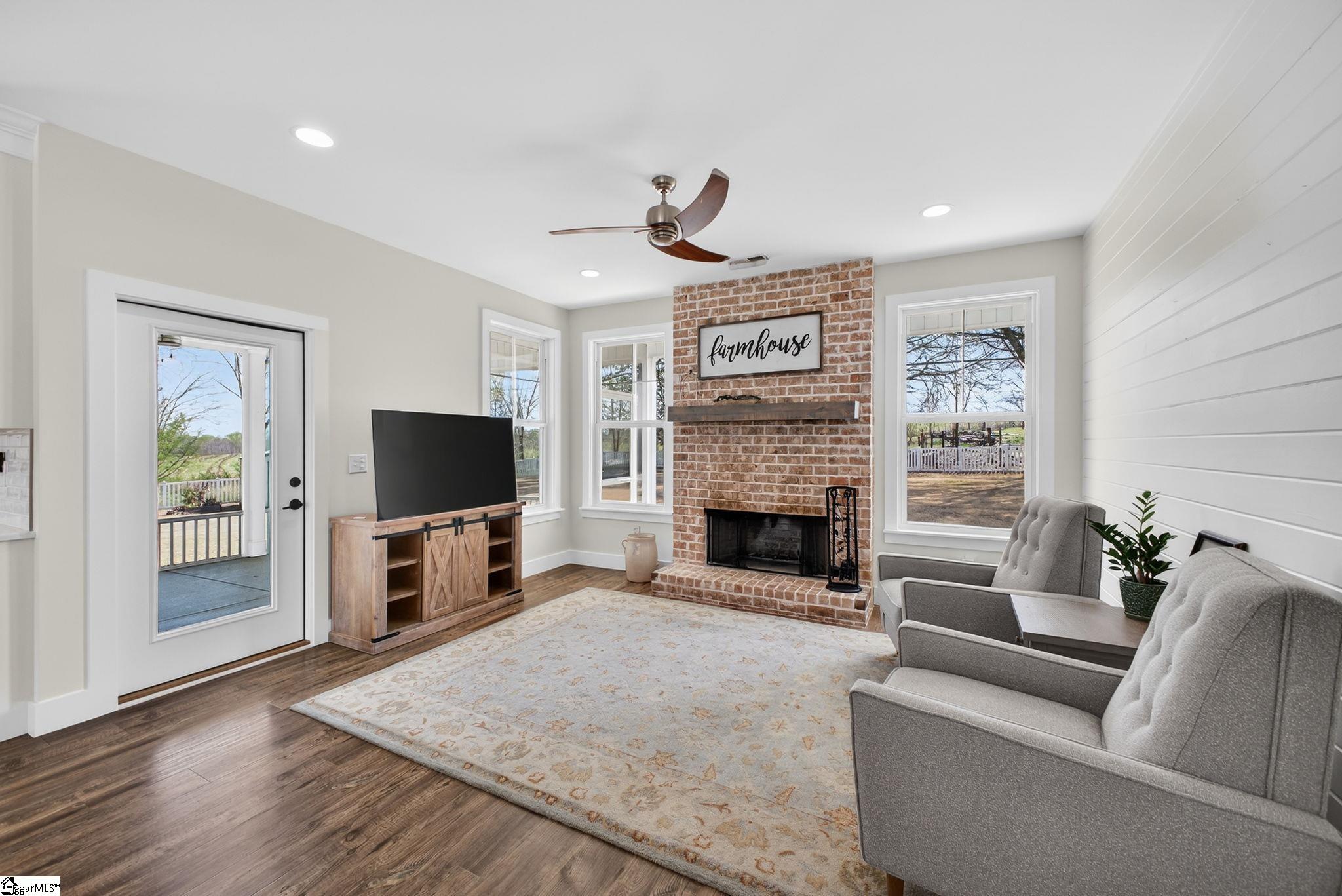 4588 Highway 14 Greer, SC 29651 - Photo 11 of 45