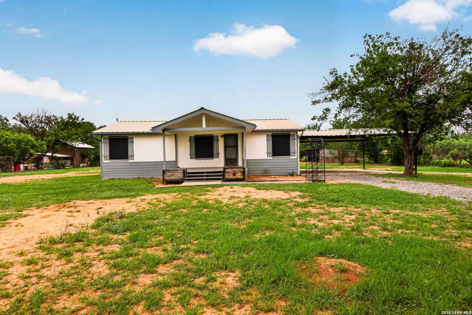147 County Road 6841 Lytle, TX 78052 - Photo 2 of 32