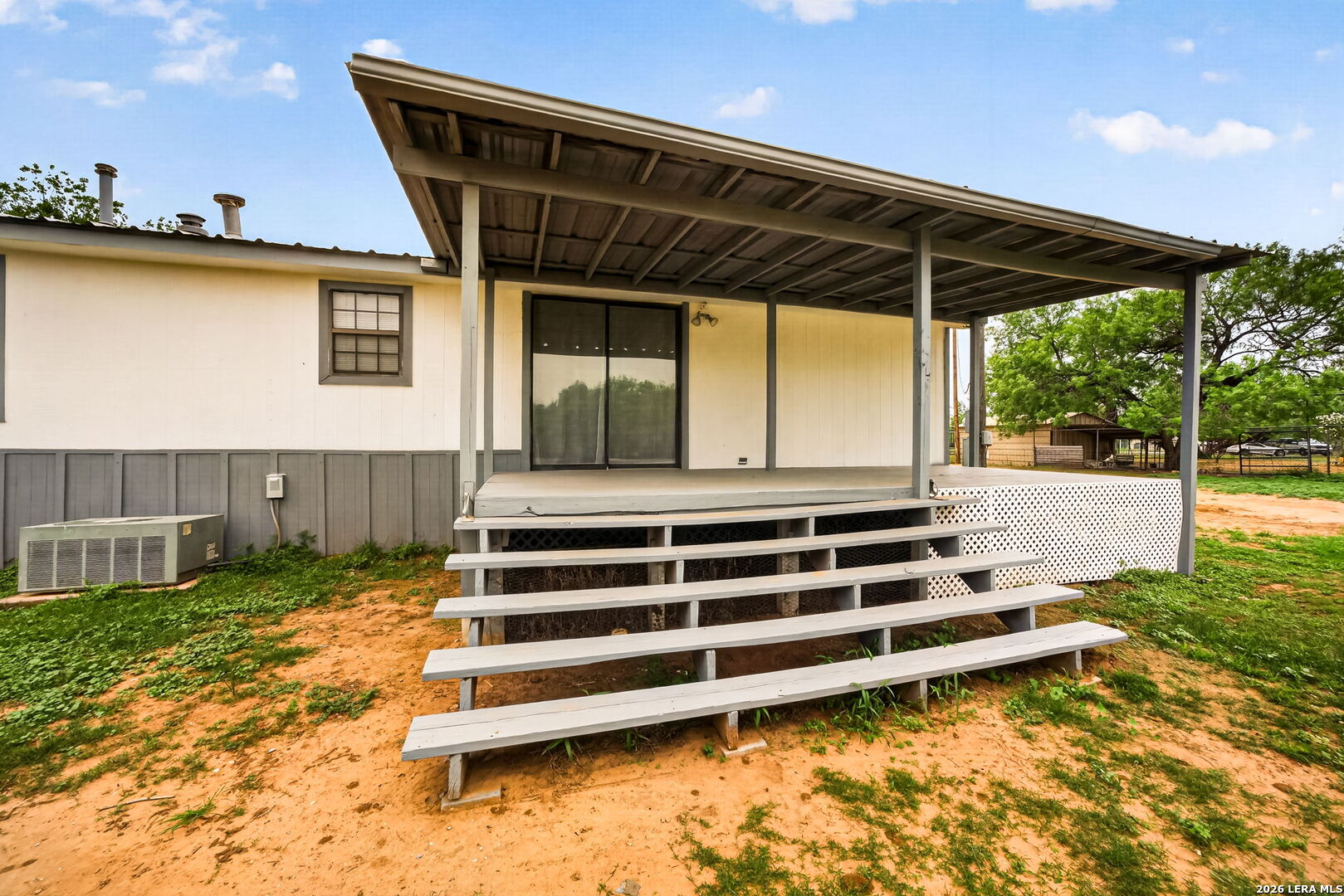 147 County Road 6841 Lytle, TX 78052 - Photo 24 of 32