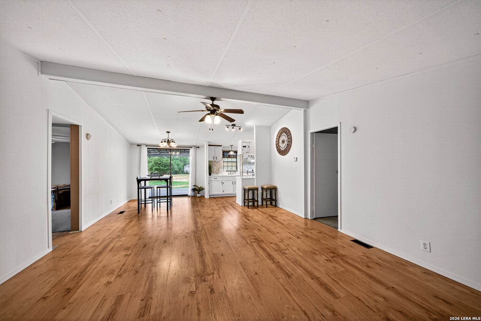 147 County Road 6841 Lytle, TX 78052 - Photo 7 of 32