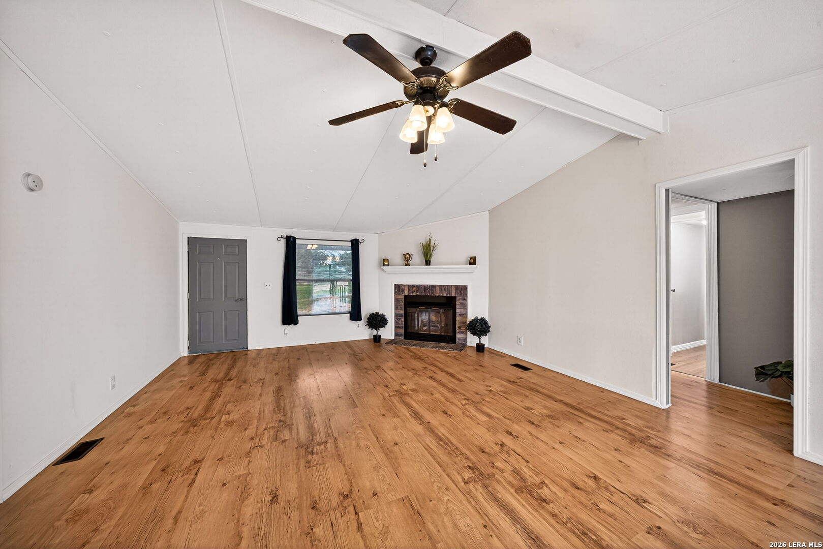 147 County Road 6841 Lytle, TX 78052 - Photo 8 of 32