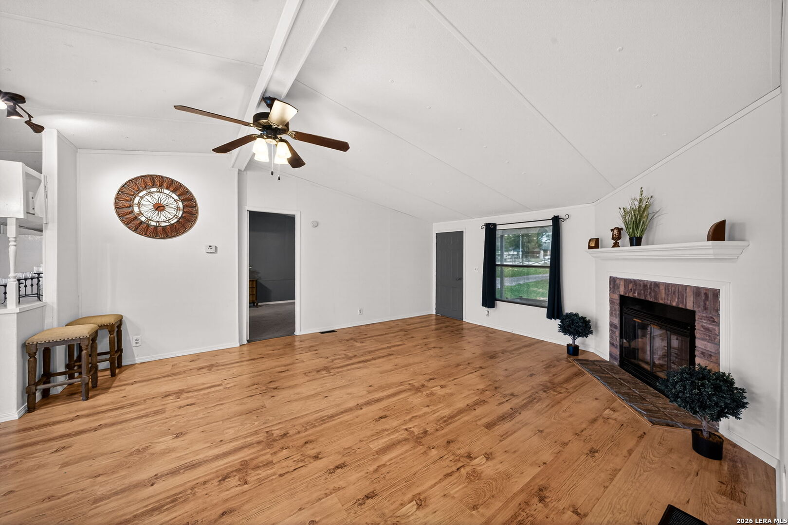 147 County Road 6841 Lytle, TX 78052 - Photo 9 of 32