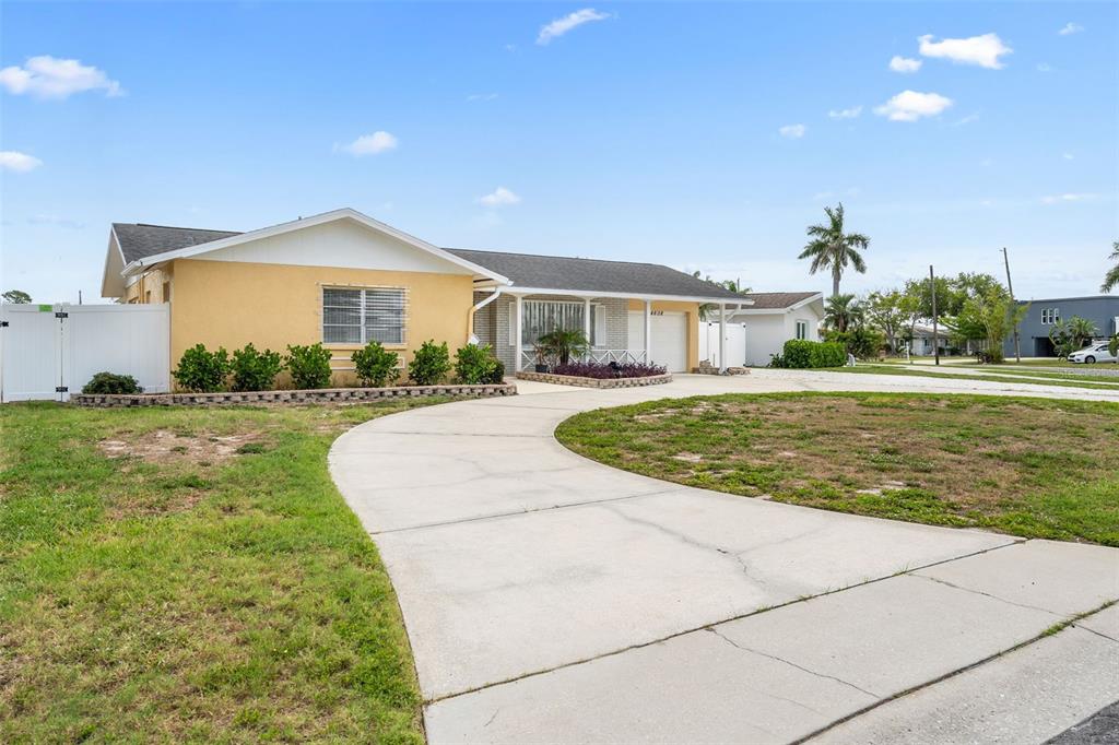 4608 Arlington Road Palmetto, FL 34221 - Photo 3 of 36