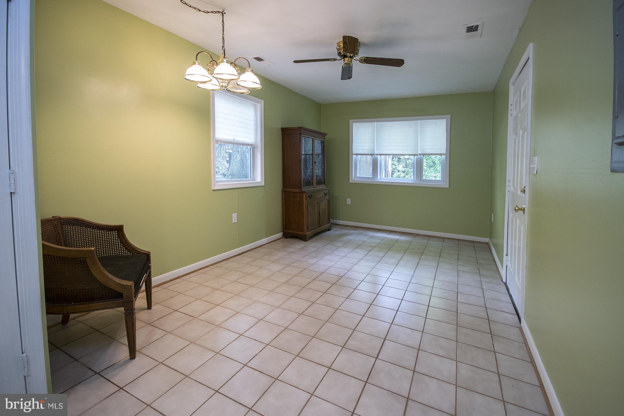 19117 Perry Street Triangle, VA 22172 - Photo 14 of 26 Dining Room