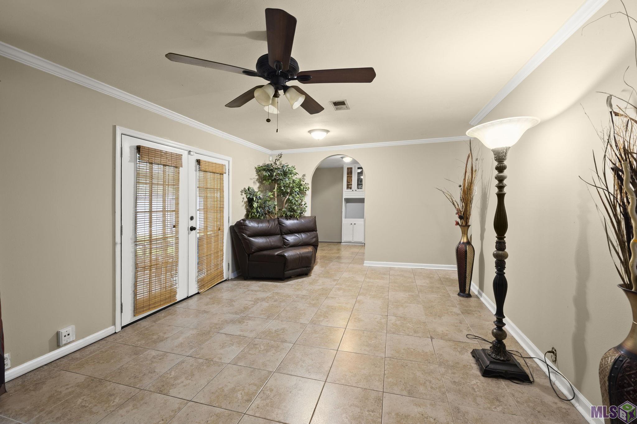 3045 Courtland Circle Baton Rouge, LA 70814 - Photo 2 of 8