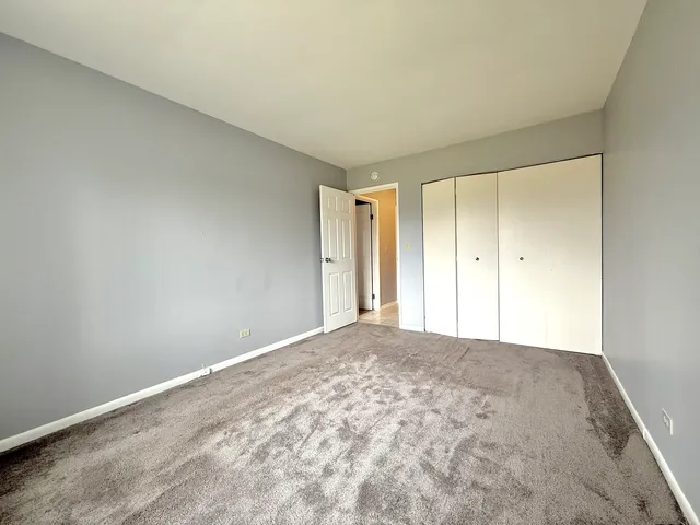 $1,900 | 3108 Roberts Drive, Unit 6, Woodridge, IL 60517