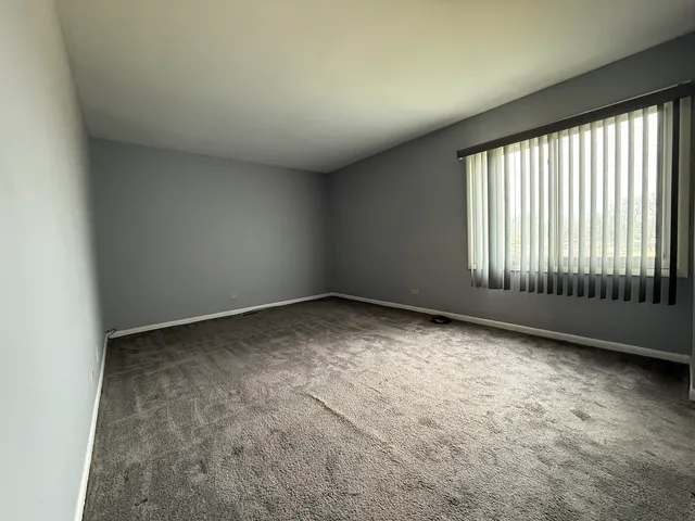 $1,900 | 3108 Roberts Drive, Unit 6, Woodridge, IL 60517